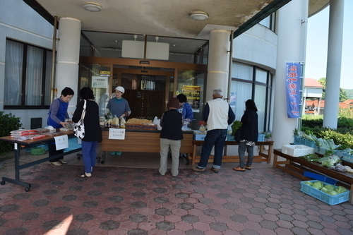 大芦浦 マリンゲ-トしまね前の毎週土曜日「潮風グル-プ」朝市について